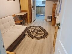 Bd. Unirii, Avram Zenovie, centrala, ac, tv, la curte